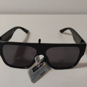 Foster Grant New With Tags Black Sunnies